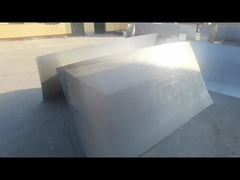 Panel layar kawat baji